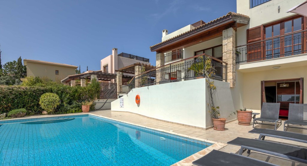 Villa Thrasos - luxury holiday rental villa Aphrodite Hills Resort Cyprus 36.jpg