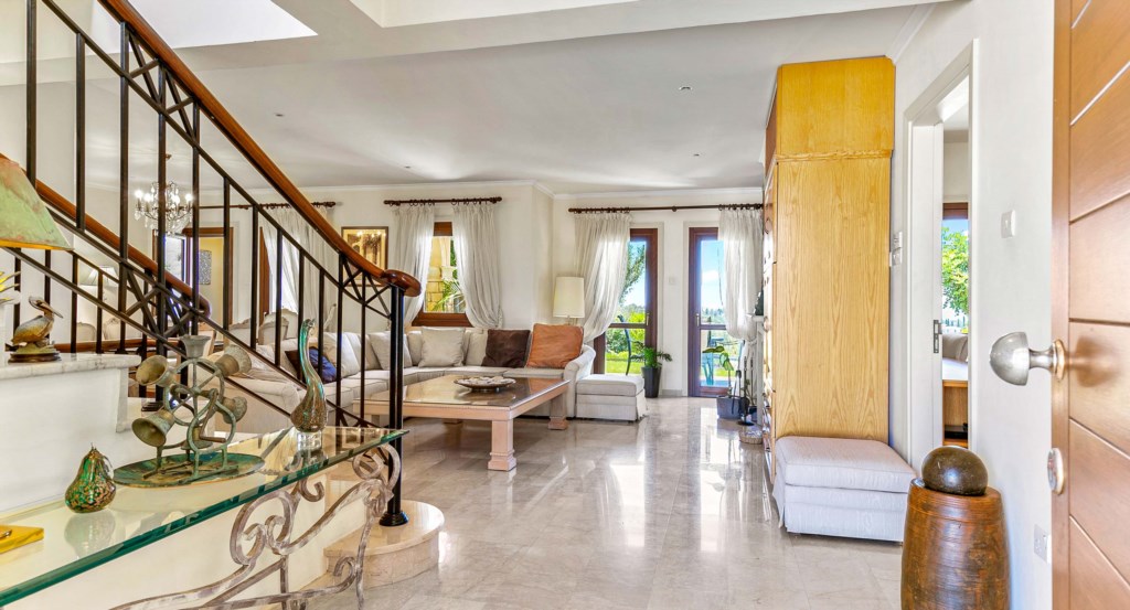 Junior Villa Pelican Heights A01 - luxury holiday rental villa, Aphrodite Hills Resort, Cyprus.4.jpg