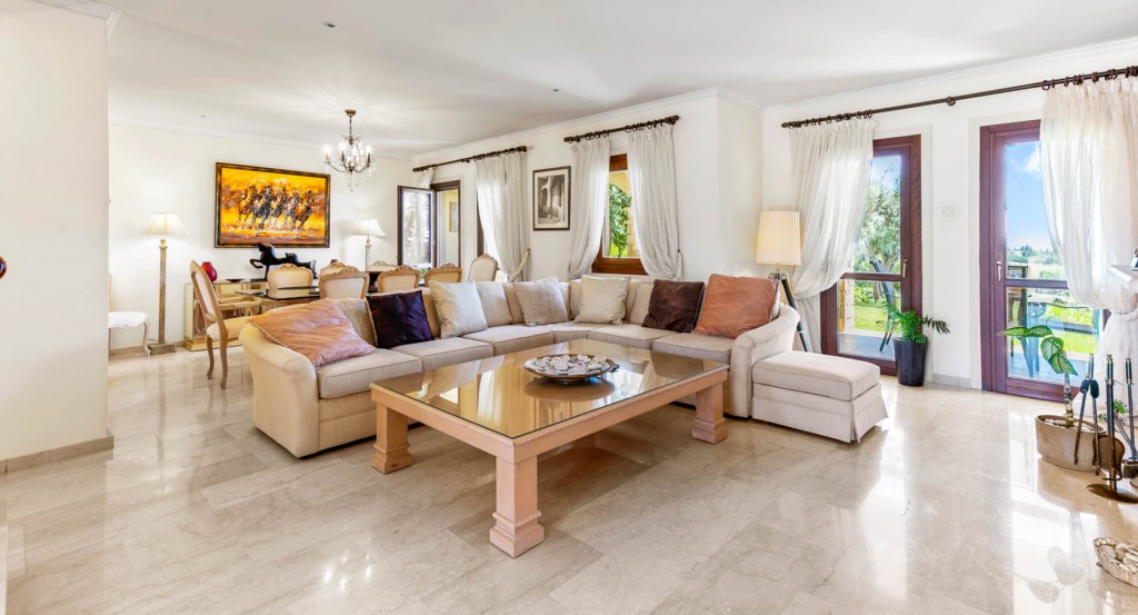 Junior Villa Pelican Heights A01 - luxury holiday rental villa, Aphrodite Hills Resort, Cyprus.5.jpg