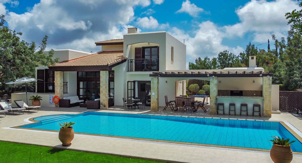 Villa Paparouna - luxury holiday rental villa Aphrodite Hills Resort, Cyprus.3.jpg