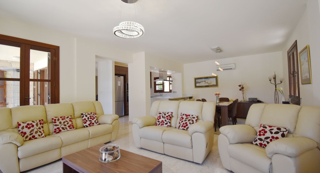 Villa Kedros (24) 3 bedroom luxury holiday villa with golf views, Aphrodite Hills Resort, Cyprus7.jp