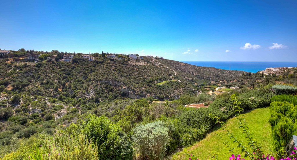 Apartment Zias U2 - luxury rental holiday Aphrodite Hills Resort, Cyprus. 19.jpg
