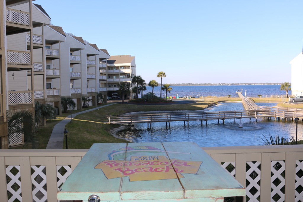 Beachy Decorated Condo- Steps to the Bay - BWA1