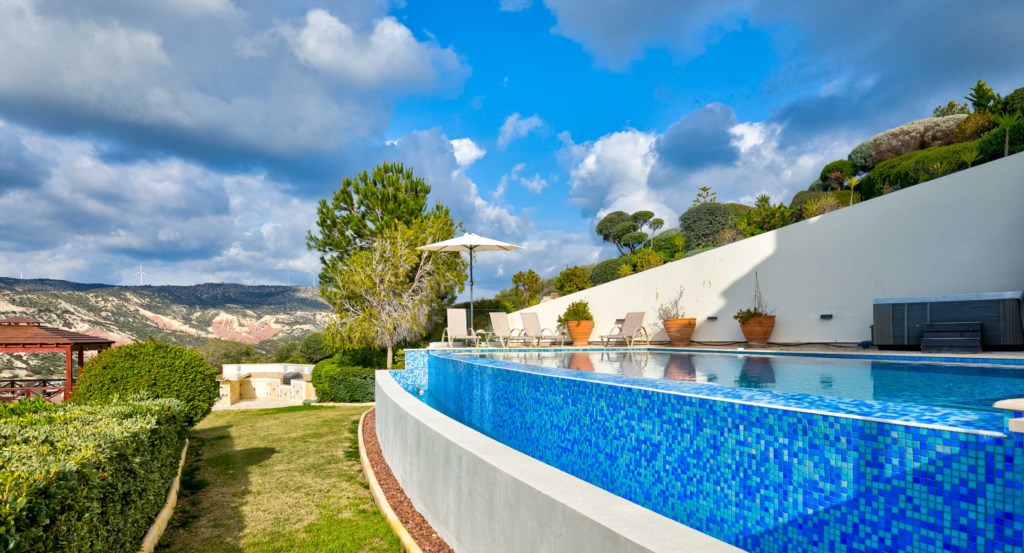 Villa Pyla - luxury holiday rental villa, Aphrodite Hills Resort, Cyprus28.jpg
