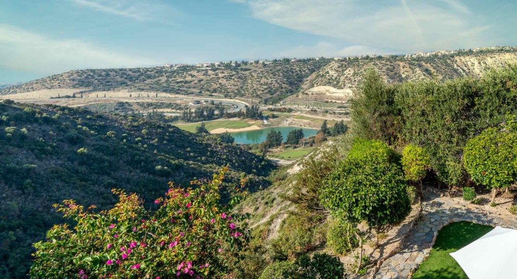 Villa Lania - holiday rental villa on Aphrodite Hills Resort, Cyprus. Aphroditerentals.comAZ02