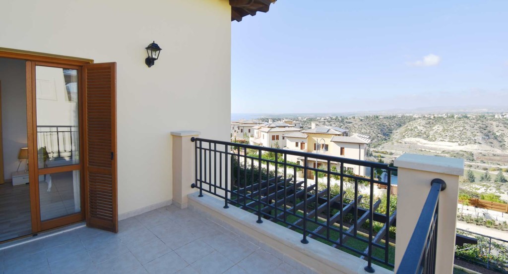 Apartment Trias (BJ12) lovely luxury one bedroom holiday apartment Aphrodite Hills Resort, Cyprus