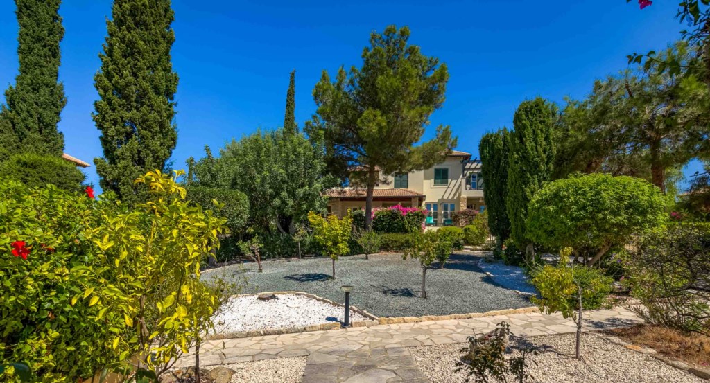 Junior Villa Polemi Q3_Aphrodite Hills Resort, Cyprus. Aphroditerentals.com2.jpg