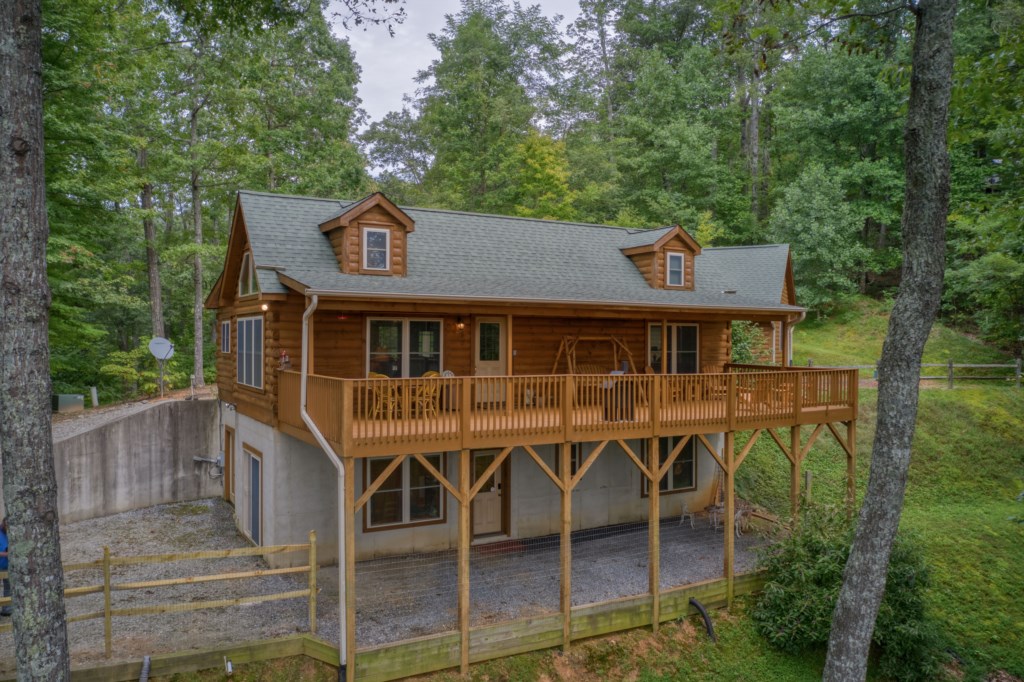 Saluda Cabin Home with Mountain Views Pets Ok