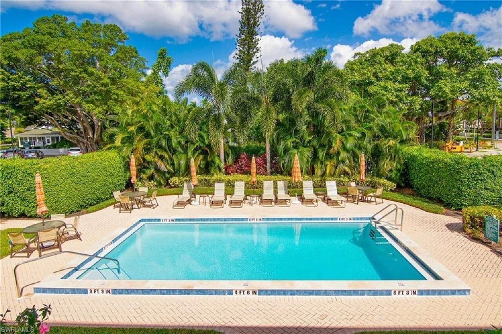 1222 Gordon Dr. -Exquisite Olde Naples beach condo