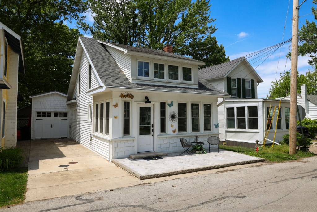 246 Oak Street