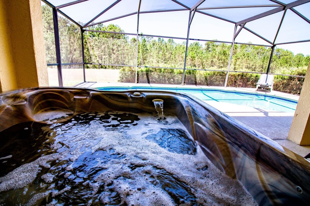 3 Bed, 2 Bath Tuscan Villa Home with Hot Tub! 