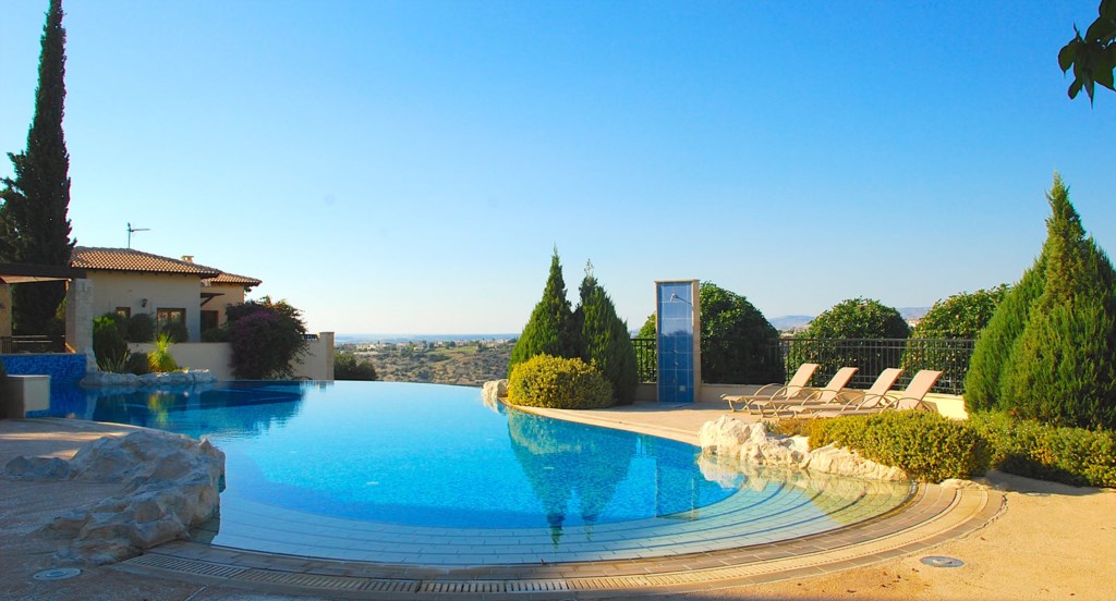 Apartment QZ12 - Zephyros Village - Communal swimming pool - Aphrodite Hills Resort, Cyprus