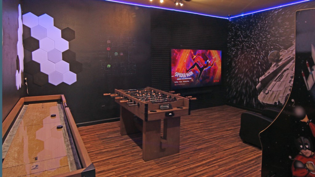 Family Paradise - Theatre + Resort + Pet Friendly