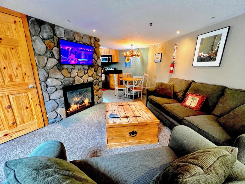 Cozy Canal Cabin - 30 Day Rental
