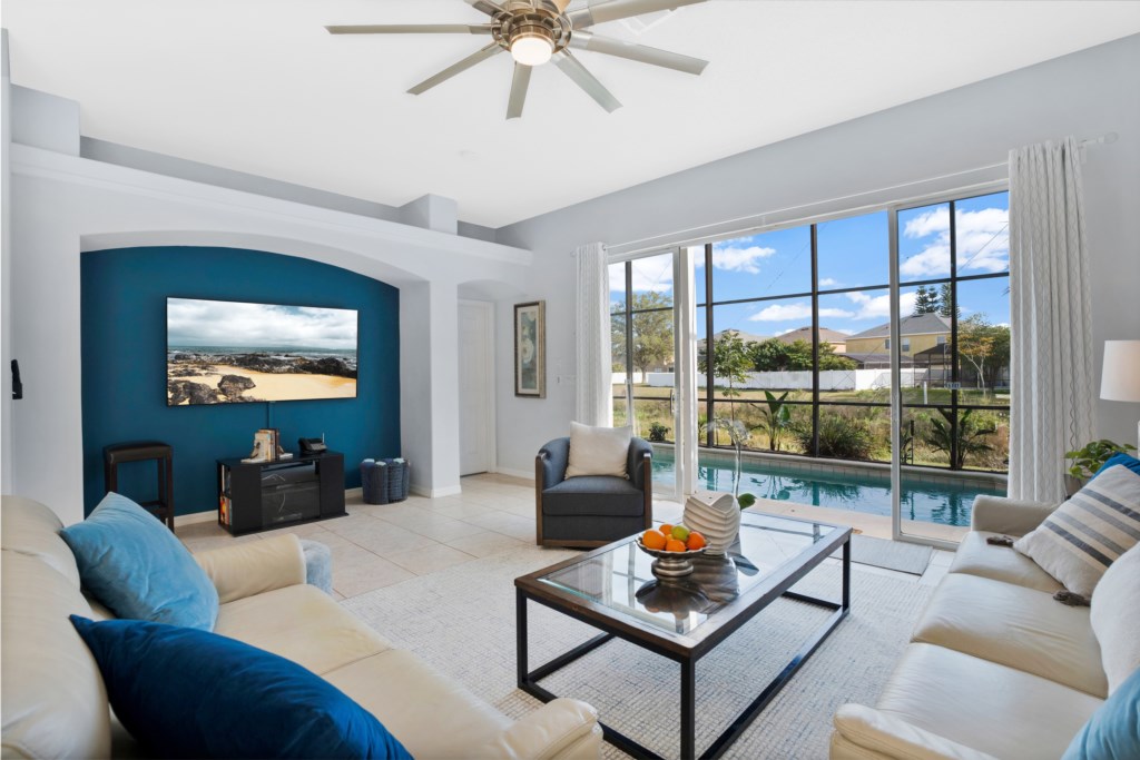 Heron View Villa, South Facing, Lake View Home