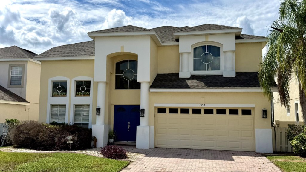6 Bed Home with West Facing Pool & Spa (353)