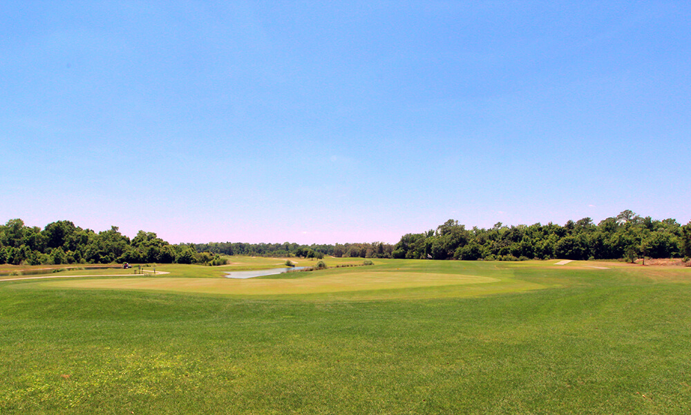 Stunning 18 Hole Golf Course