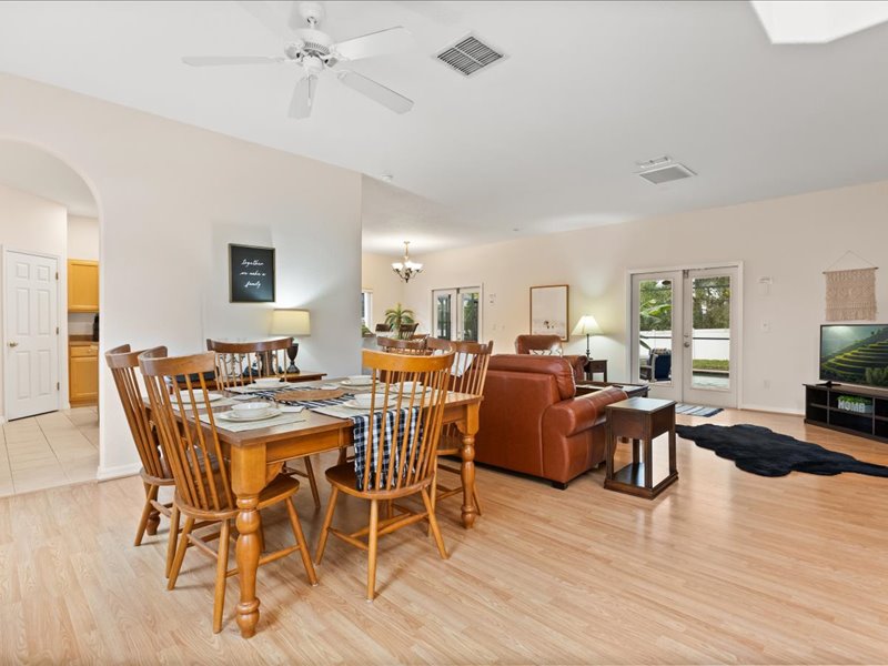 Dining area that seats up to 6 people