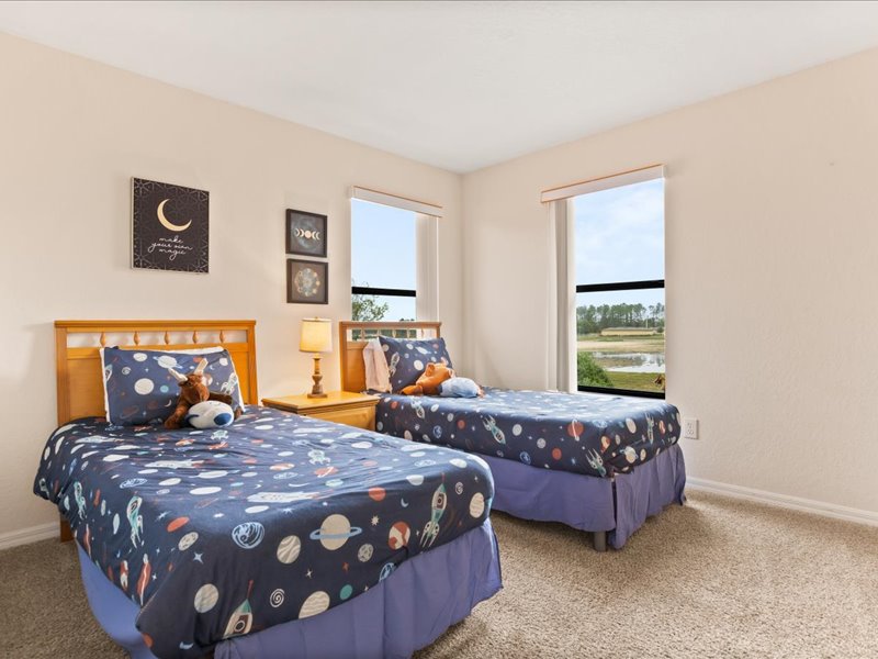 Bedroom # 3 with 2 twin beds