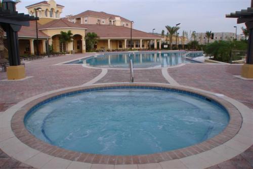 CLUBHOUSE POOL/SPA