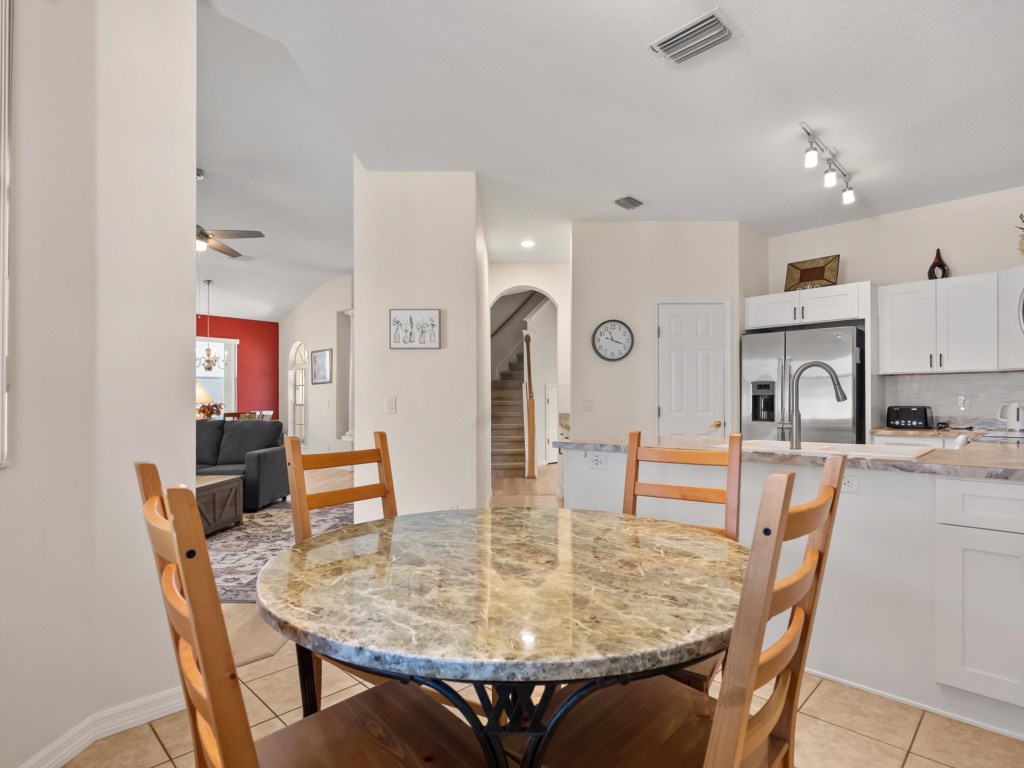 Breakfast Area That Seats 4