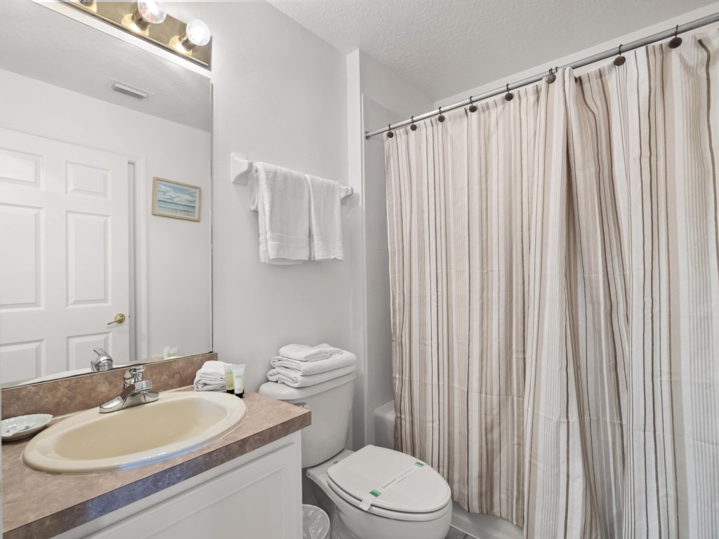 Bathroom 3 with Shower/Tub Combo