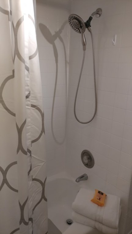 Casa Sea Esta Shower and Tub