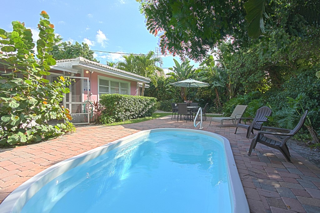 Sea Breeze Beach House Vacation Rental in Clearwater Beach, Fl 56303