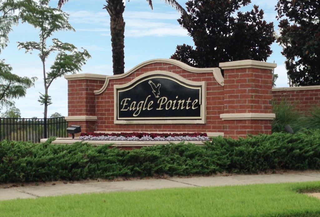 eagle-pointe-entrance