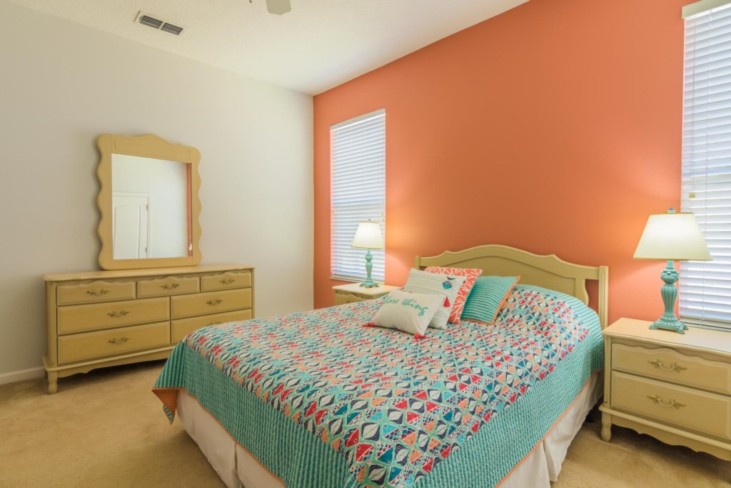 Pineview Highlands Reserve Villa - Bedroom 2 w/ Queen Bed (1)