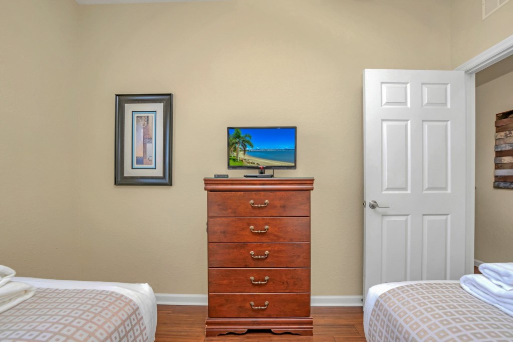 Bedroom 3 TV.jpg