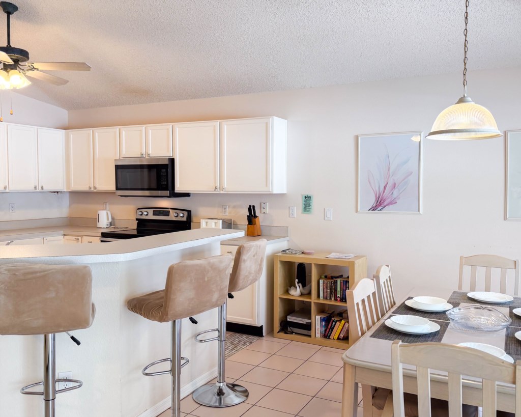 326_Pinewood_Dr-11