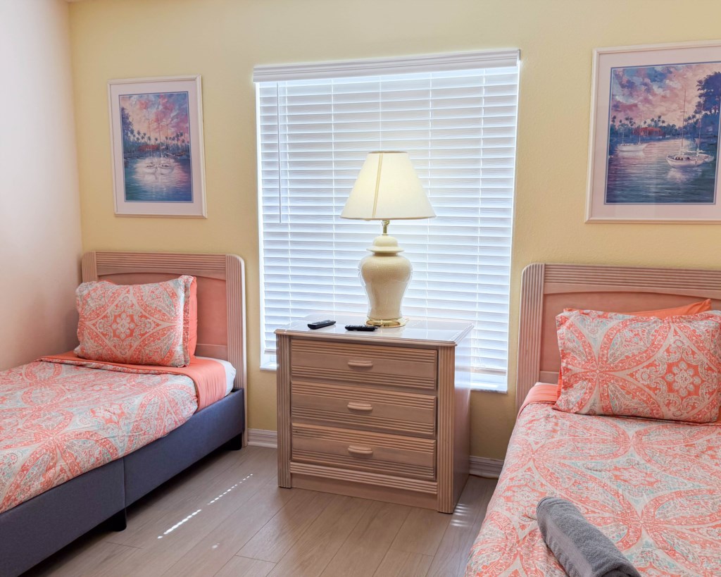326_Pinewood_Dr-18