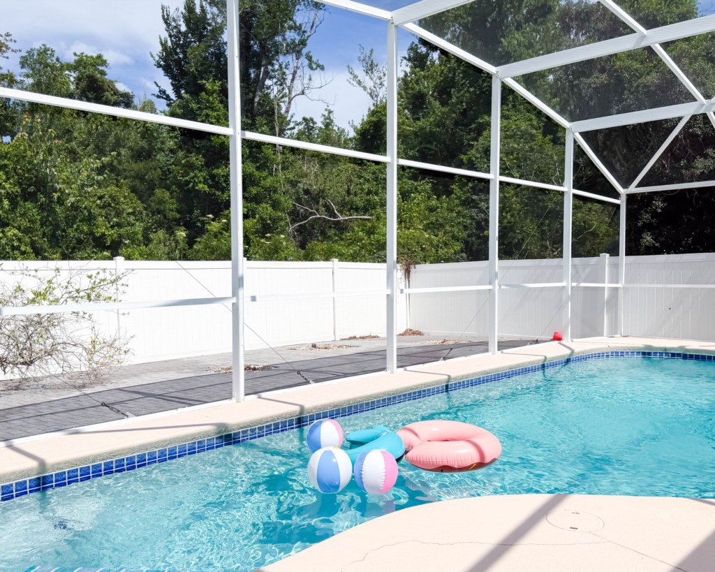 326_Pinewood_Dr-7