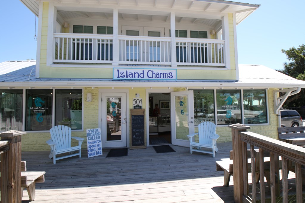 Anna Maria Island-Shopping On Pine Ave.-Just A Short Free Trolley Ride From Our Condo