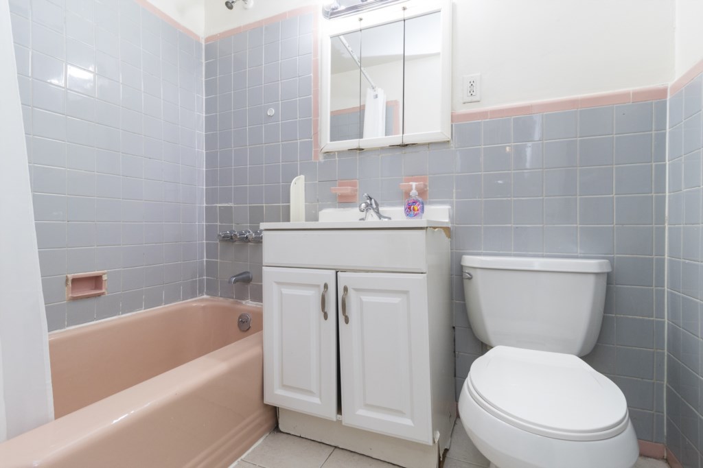 4-Bathroom(1)
