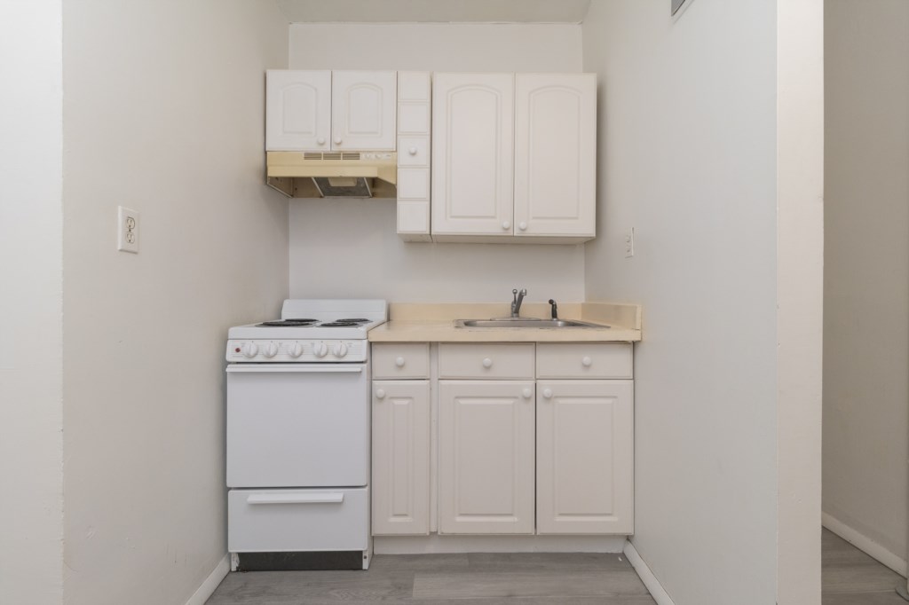 2-Kitchen-Entrance(2)