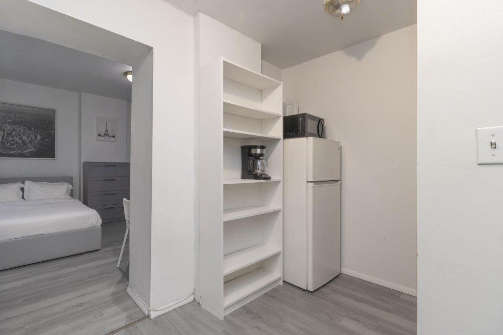 2-Kitchen-Entrance(3)