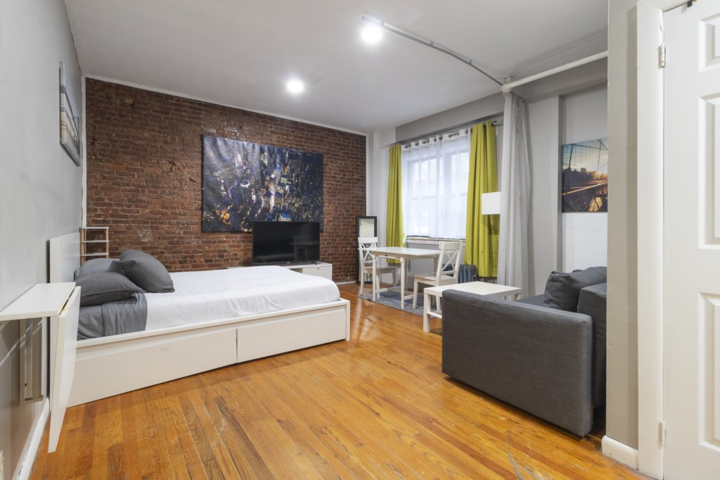 1-MainRoom(3)