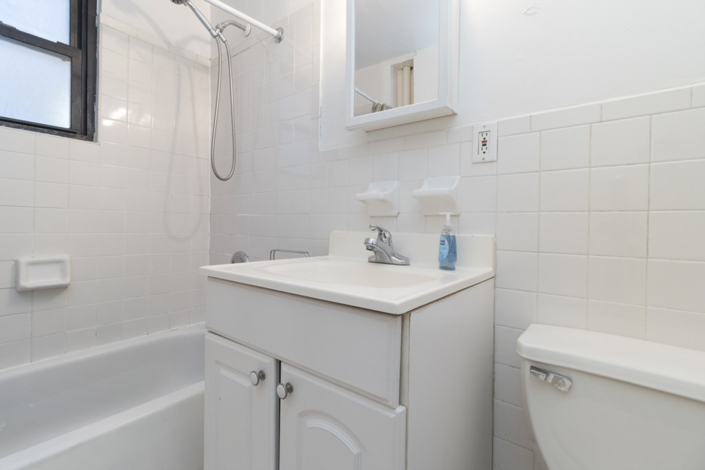 3-Bathroom(2)