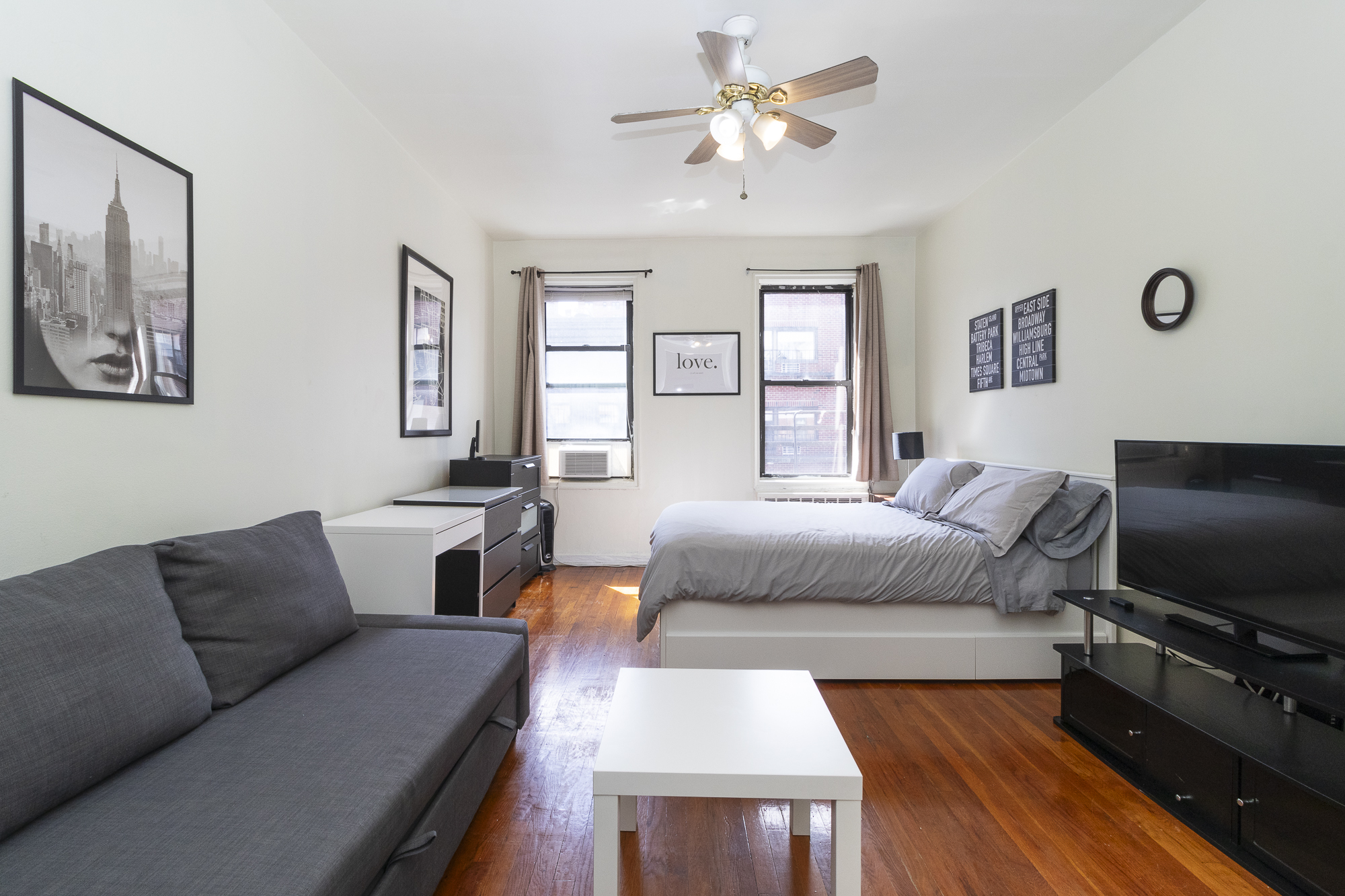 Charming Studio With Modern Amenities - Chic Urban Retreat - Queens