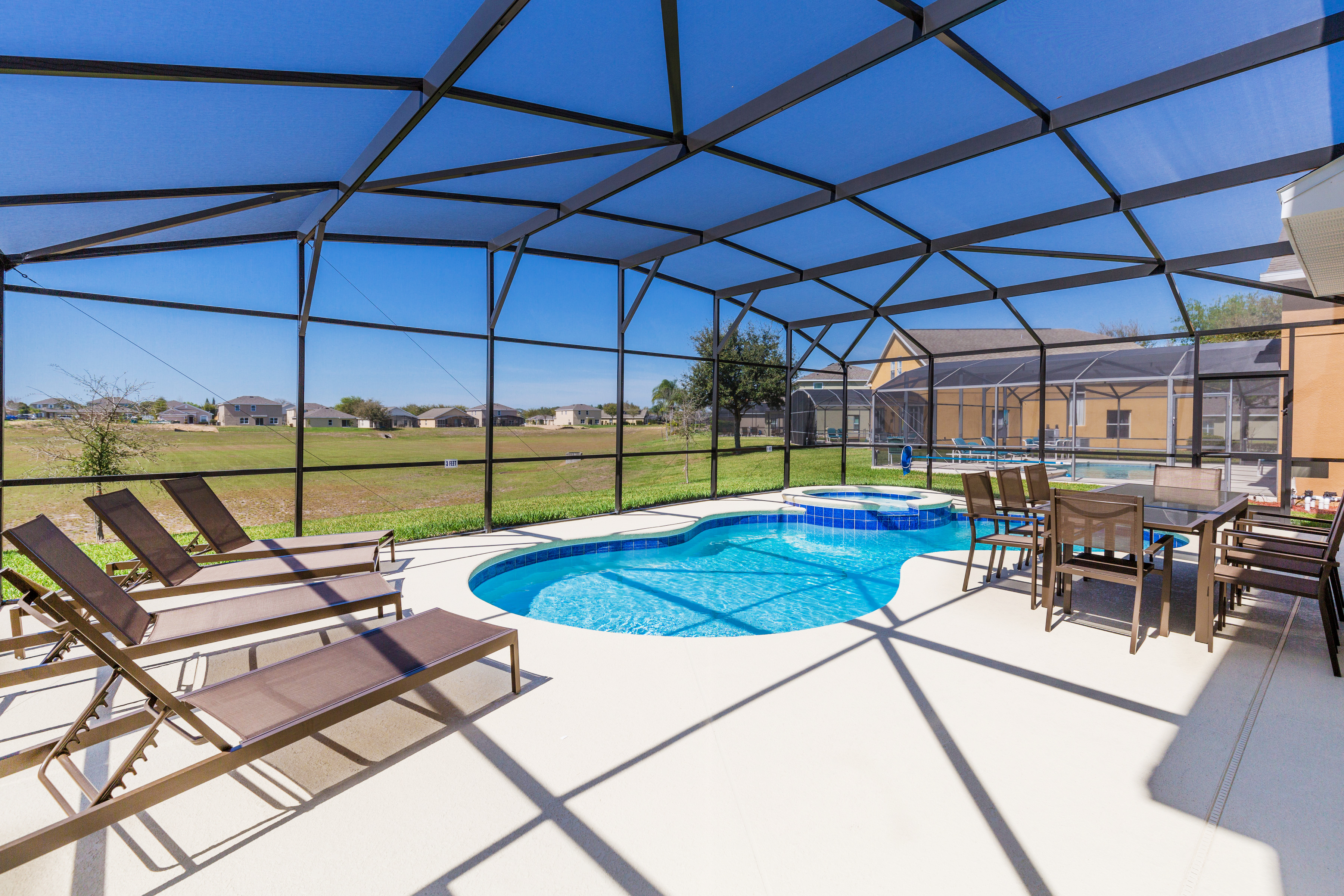 Spacious Pool And Relaxing Spa Retreat - Stunning Luxury Oasis - Davenport, FL