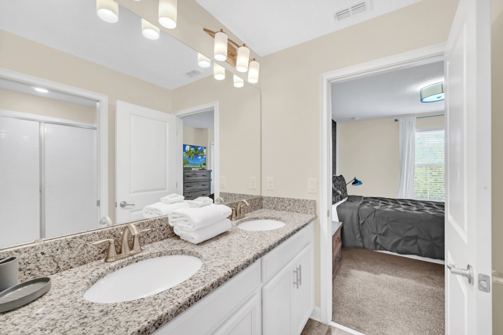 30-web-or-mls-1570-observer-ln