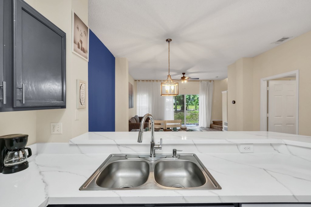 11-8415CrystalCove_11