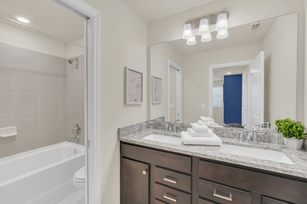 1296BlueParadiseWay_38