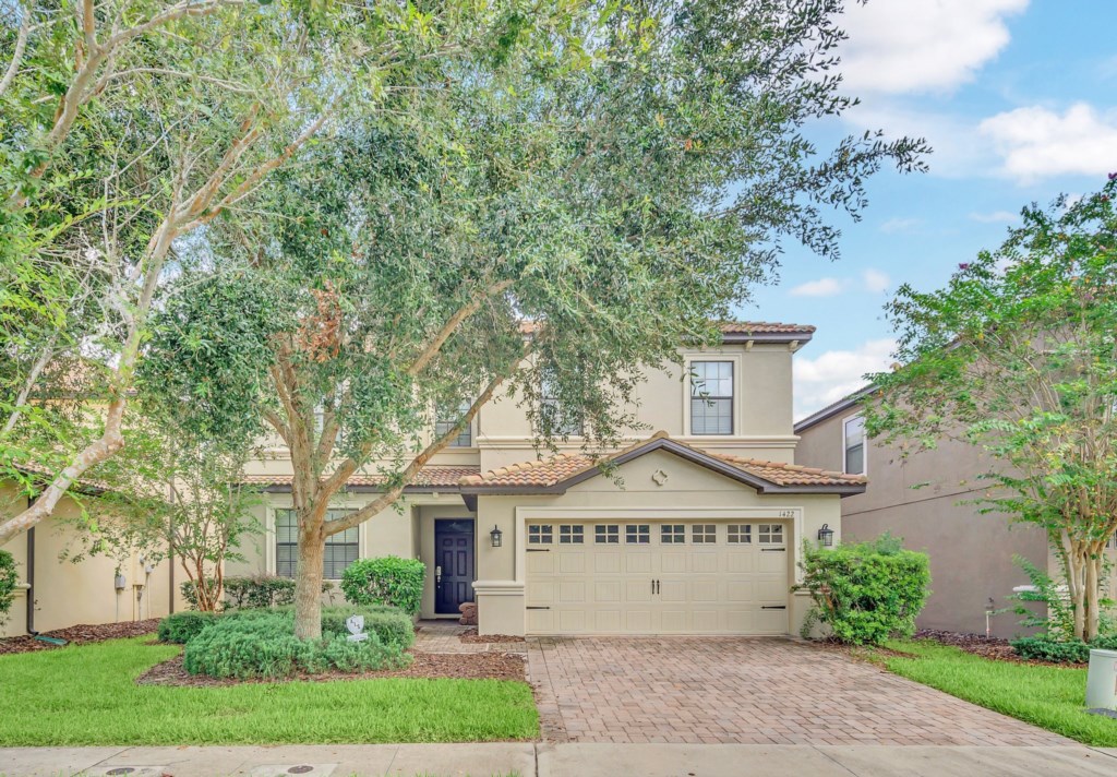 1-1422MoonValleyDr_01