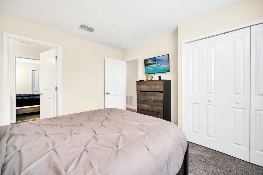36-1517MulliganBlvd_36