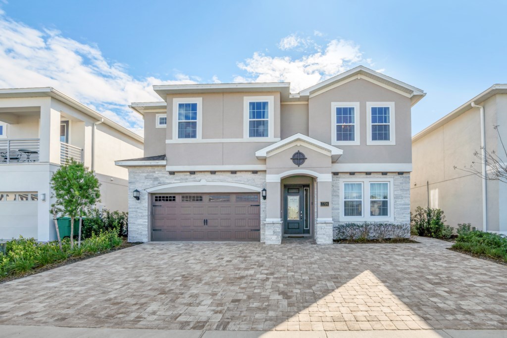 7704WestlandDr_02