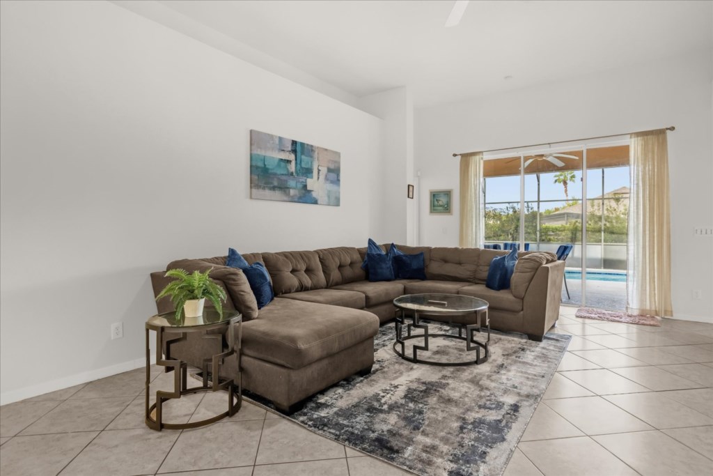 02-416CalabayParcBlvd(13)