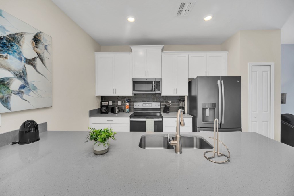 11-web-or-mls-910-pebble-beach-dr